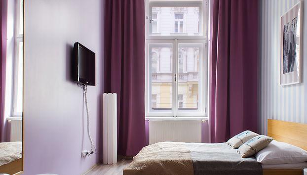 Royal Court Apartments - Photo 2