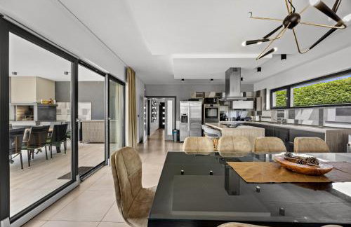 Villa Ula in Pula with heated pool, sauna & private tennis court - Photo 4