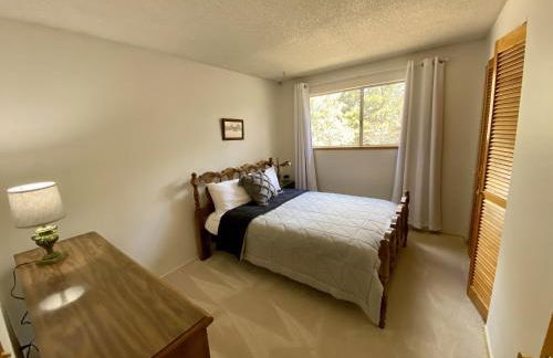 Hollinshead Haven Home with BBQ & Free Wifi - 30 days min home - Photo 7