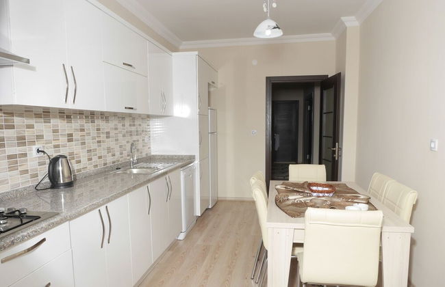 Royal Life Residence - Photo 16