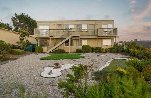 Charming 2BR Coastal Getaway in Pacifica - Photo 28
