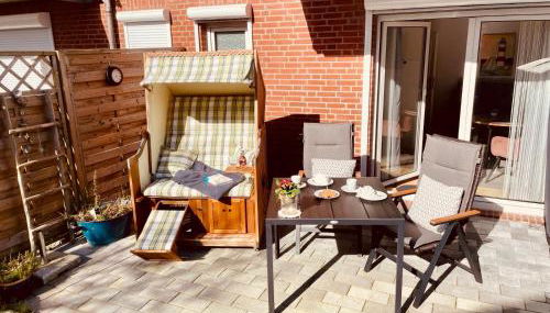 SommerLund - macht Laune auf Meer - Ruhige und sonnige Ferienwohnung mit Terrasse und Garten nahe Strand und Ostsee - Foto 4, Garden, sunbed