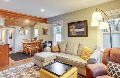 Walk to Town and Beaches! Cozy Home in Coeur dAlene - Foto 1