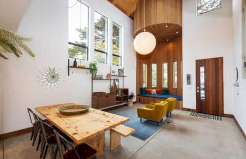 Modern indoor-outdoor living wHot Tub Walk to Beaches & Mountain Trails - Foto 2