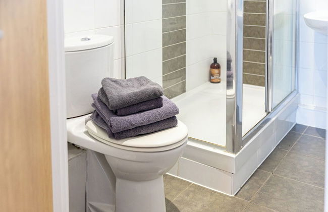 Quaint 1 Bedroom 1st Floor Flat - Photo 22