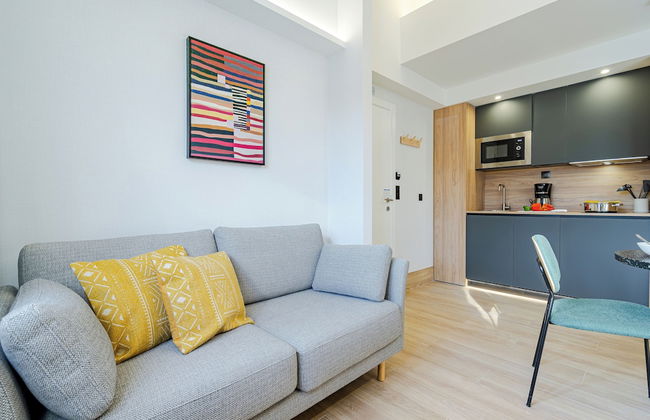 Feelathome Ventas Suites - Photo 24