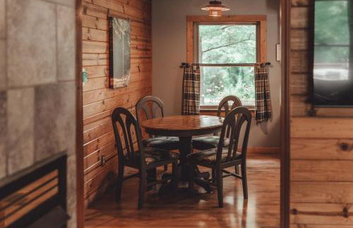 Patriot Cottage at American Heartland Cabins - Photo 8