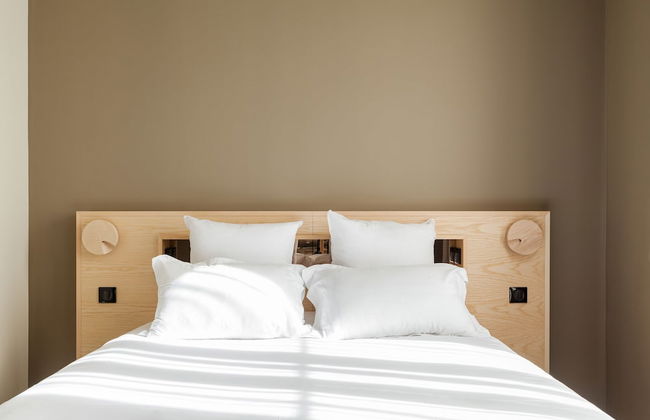 Hôtel Des Sept - Entrée autonome, réception en ligne - Encore Mieux - Foto 3