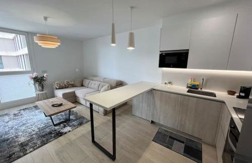 SeaView 2 - Sunset Suite Experience - Photo 17