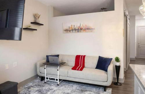 Gorgeous Luxury Lake View Suite | Gym & Pool - Foto 26