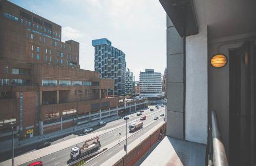 1 Bed Apt - Balcony - City View - Great Location - Foto 12