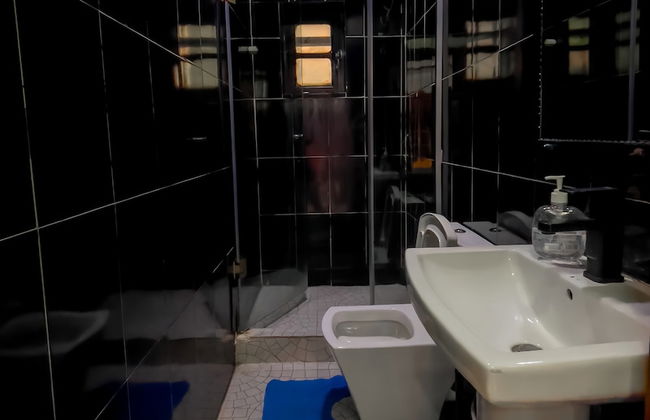 247 Luxury Apartment - Photo 32