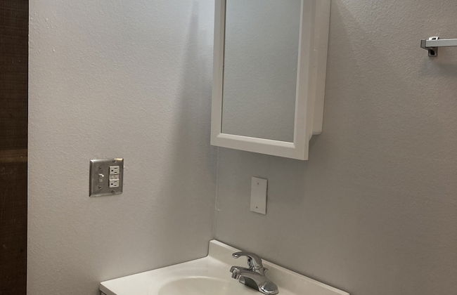 Gold Suites Rentals - Photo 15