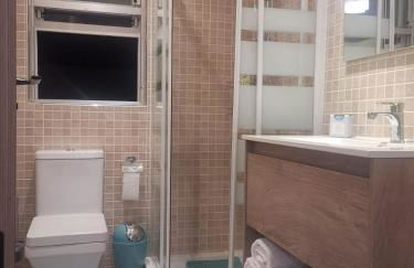 Casa adosada con pequeño patio - Foto 10