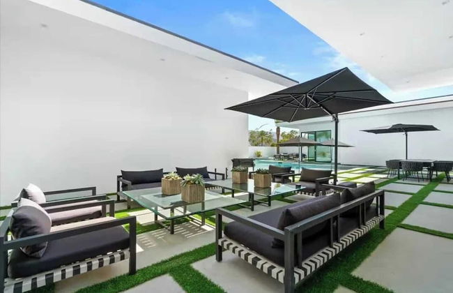 Sleeps 20 7-bedroom Villa w/ Pool, Putting Green & Hot Tub Bravo Villa #11 by Avantstay - Foto 18