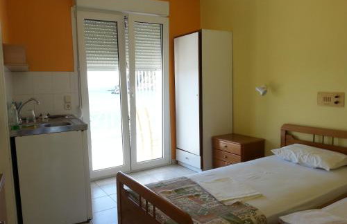 Elena Studios - Photo 15