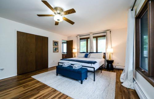 4BR Spacious Condo, Private Lake MI Beach Access, Outdoor Heated Pool - Photo 6