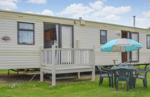 Norfolk Poppy Caravan - Sleeps 4 - WiFi and Sky TV Included - Foto 1