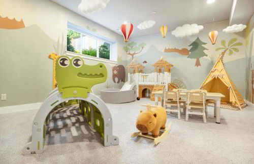 Modern Kirkland 4BR Family Oasis Kids Paradise - Photo 71