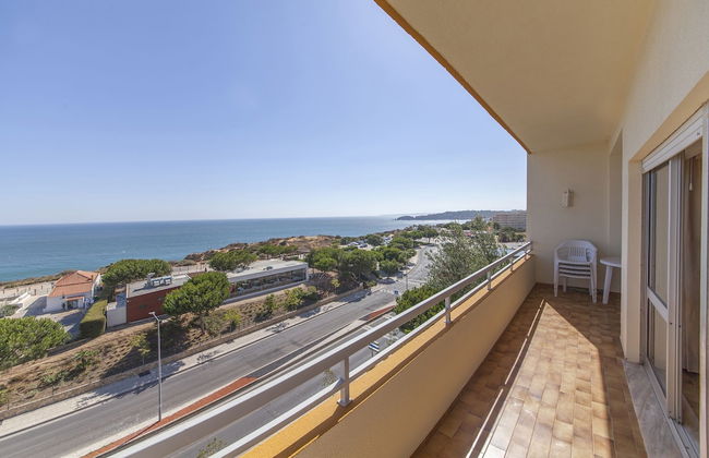 B43 - Spotless Seaview Apartment - Photo 12