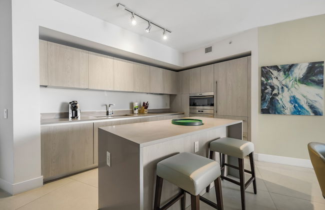 Luxury Beachfront Condos in Hollywood - Foto 73