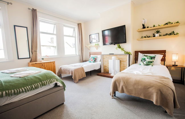 Comfy Kingston Central Garden House & Free Parking - Foto 17