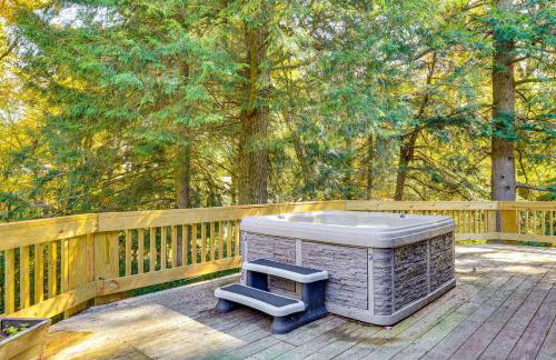 Private Deck and Fire Pit Adirondack Family Home - Foto 31