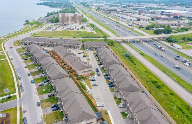 4BR 3BA Townhouse on Lake Ontario Free Parking Gym - Foto 57