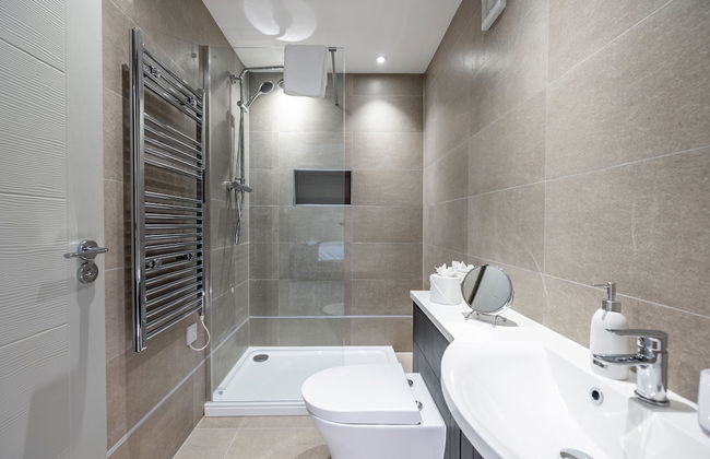 Remarkable 2-bed Apartment in Camberley - Foto 24