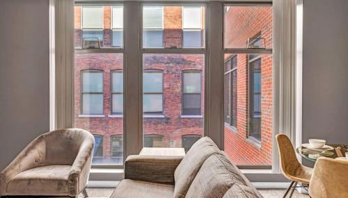 HUGE Luxe Downtown Flat: Pool Table & Parking - Foto 4