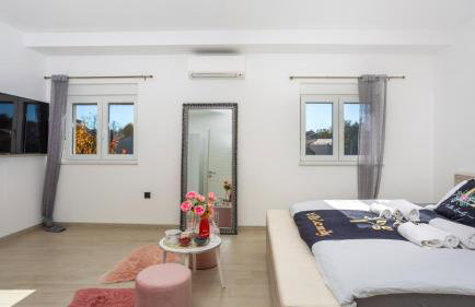 Villa Lemily with private pool by Villas Guide - Photo 17