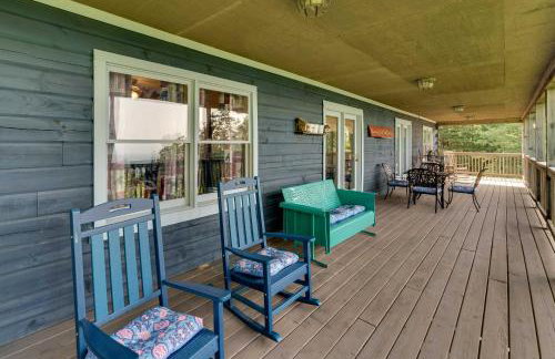 Bring a Pet! Mtn-View Bostic Retreat with Deck - Foto 24