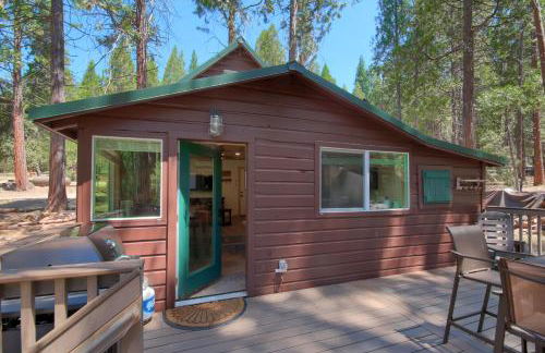 Beetlebark Bungalow- Inside Yosemite w/ hot tub EV charging cable - Foto 17