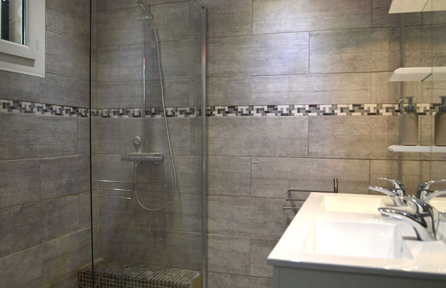 Modern Holiday Home With Private Pool and Garden - Foto 14