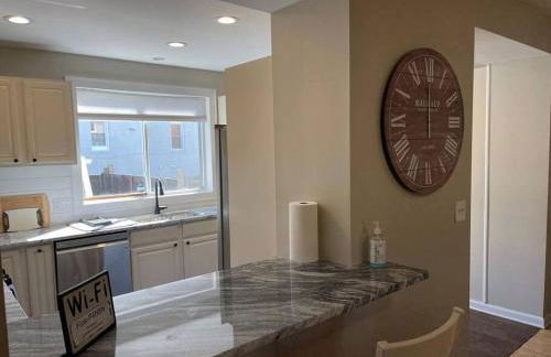 The Gray House by Gallaudet 4 BR 3 BA - Foto 16