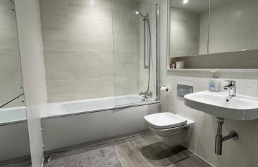 Modern 2bed Apartment in Birmingham City Centre 2 mins from Train Station with Free Parking and WiFi - Foto 29