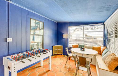 Walk to Main Street Cottage with Deck in Bandera! - Foto 2