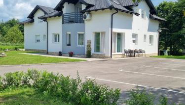 House Forest Queen - Foto 1, Garden, Garden view