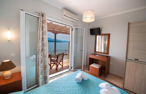 Irini Seaside Studios - Photo 3