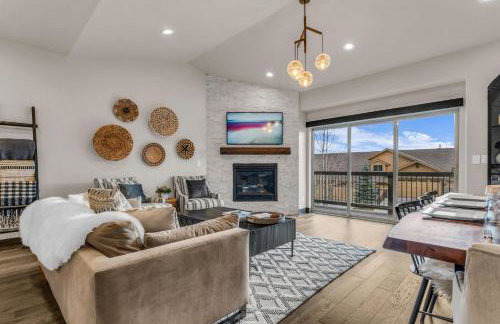 Black Rock Ridge Private Hot Tub & Views - Photo 7