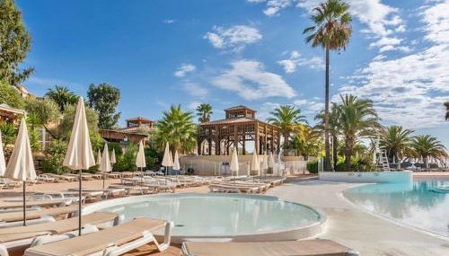 Appartement résidence Club -Rez-de-jardin clôturé -piscines dont une Chauffée du 04 avril au 02 novembre - Foto 2, sunbed, young children