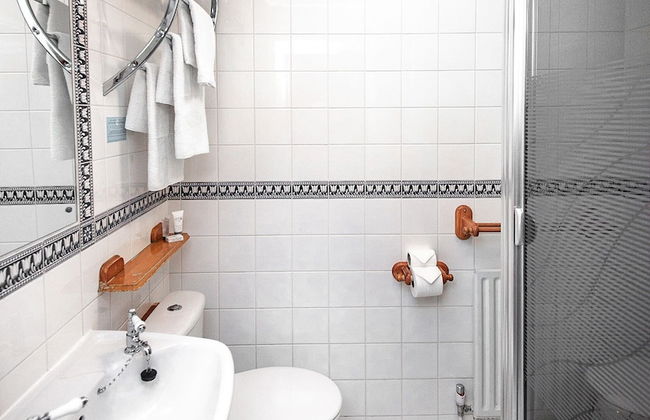 Trivelles Waterhall Country Hotel - Gatwick - Photo 56