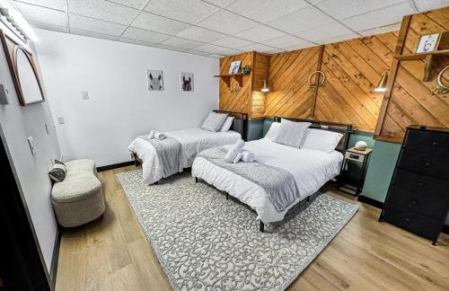 Luxe Farmhouse Chalet Sleeps 12 in Lake Harmony! Lakeview, Hot Tub, Fire pit, Games - Foto 60