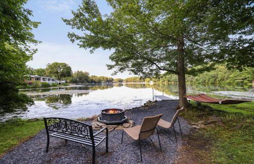 Lakefront Haven Modern Cottage - Foto 1