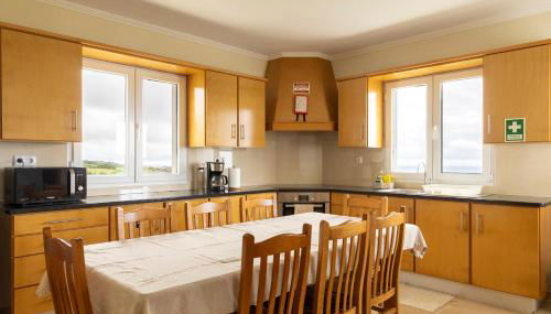 Costa's Guest House - Photo 4