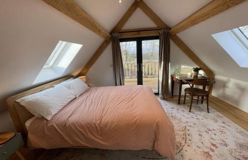 Upper Gelli Luxury Holiday Lodge, Converted Dairy & Cosy Shepherds Huts - Photo 5