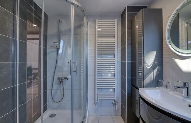 Farmhouse Raspberry Pool Wellness - Photo 24