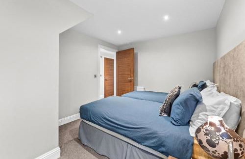 Westcraigs - Photo 2