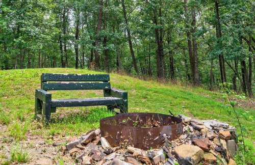 20 acres w Private Pavilion, Fireplace & Fire Pit - Foto 13