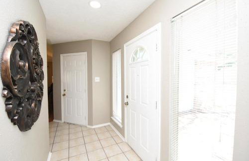 10 Minutes from IAH and Mall, Newly Rehabbed - Foto 35